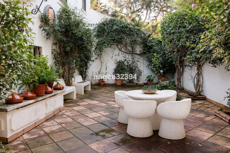 Foto 0af909ea-d64e-4ecc-b60e-93322ee174a8. Casa amb aparcament piscina a Sotogrande costa Sotogrande