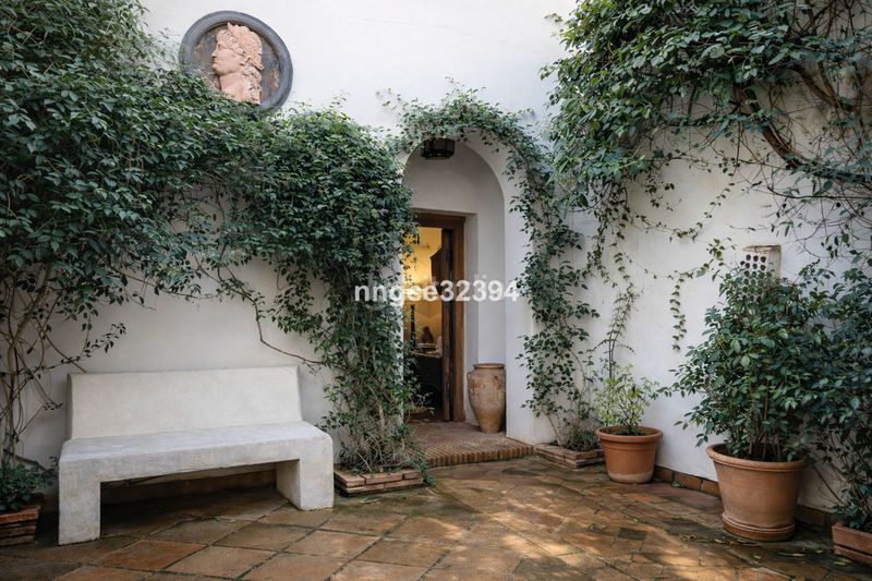 Foto 5e9a1b40-1f1e-4f8f-9c5c-1b858637922f. Casa amb aparcament piscina a Sotogrande costa Sotogrande