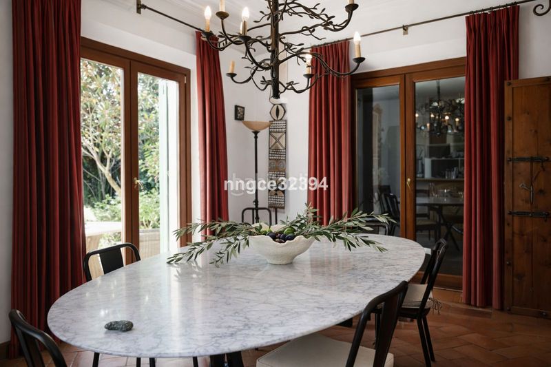 Foto 6f5b849b-38c0-42d7-9722-172ca0bd6cb1. Casa amb aparcament piscina a Sotogrande costa Sotogrande