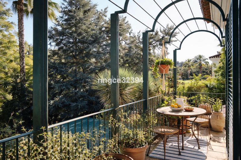 Foto e0f540a0-2a0d-4b91-b495-c232fd9ae207. Casa amb aparcament piscina a Sotogrande costa Sotogrande