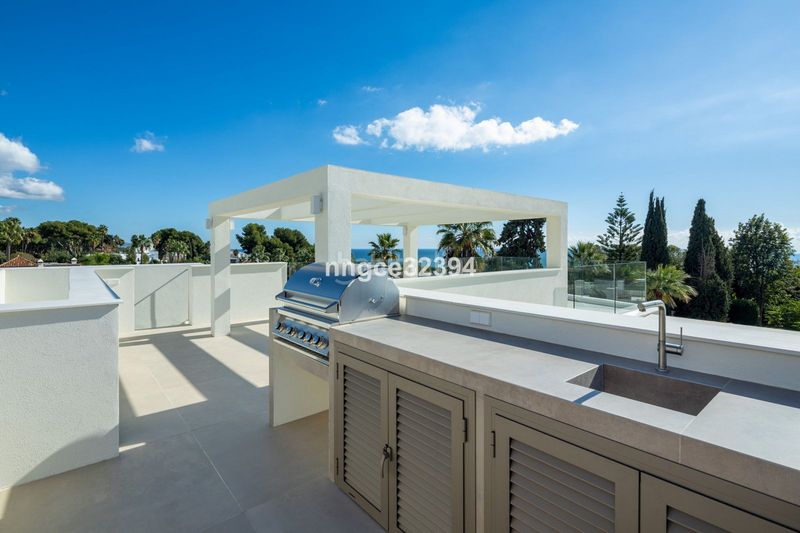 Foto 5593accd-ef7d-411e-bb01-7d324cd7e935. Casa amb aparcament piscina a Guadalmina Baja Marbella