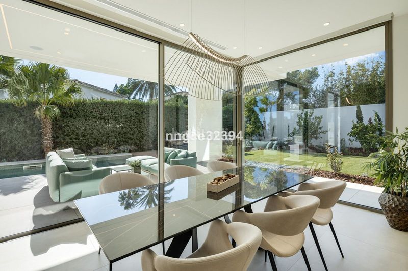 Foto 5c6ea5b1-2388-4cc9-858e-933c4e5e5cb1. Casa amb aparcament piscina a Guadalmina Baja Marbella