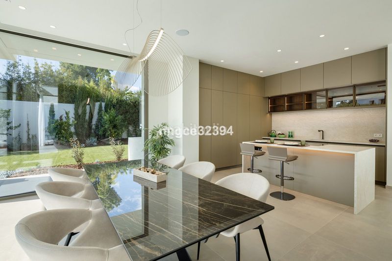 Foto d2aee86b-cec8-4f75-bb95-9d0b6e87ab41. Casa amb aparcament piscina a Guadalmina Baja Marbella