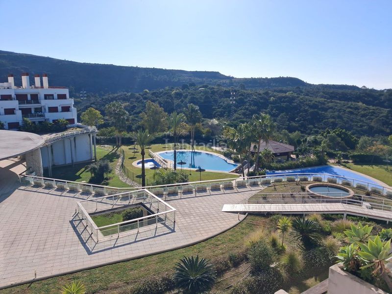 Foto 0eab59b3-11f6-490b-a79c-c557fd440e25. Àtic amb aparcament piscina a Los Flamingos Benahavís