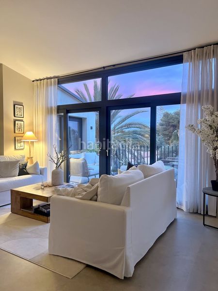 Foto 37c8d74e-7826-4371-990e-693a5d552b0c. Casa amb aparcament piscina a Elviria Marbella