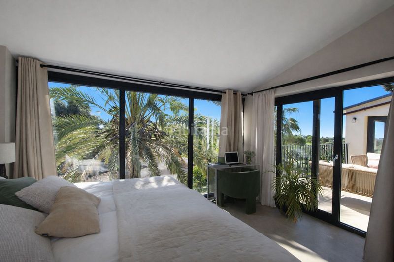 Foto b6d24eb2-f18f-4bc9-8562-c304529b6e83. Casa amb aparcament piscina a Elviria Marbella