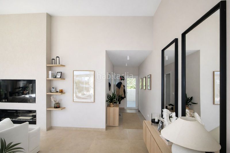 Foto e234b11e-73b0-43c7-8e7e-92a0d5330a1e. Casa amb aparcament piscina a Elviria Marbella