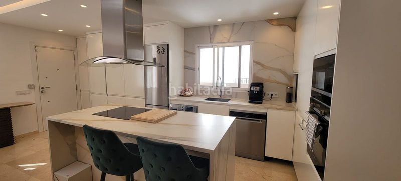 Foto bd0eb158-1146-40f0-8b39-63fc795f6cef. Apartament amb aparcament piscina a Aloha Marbella