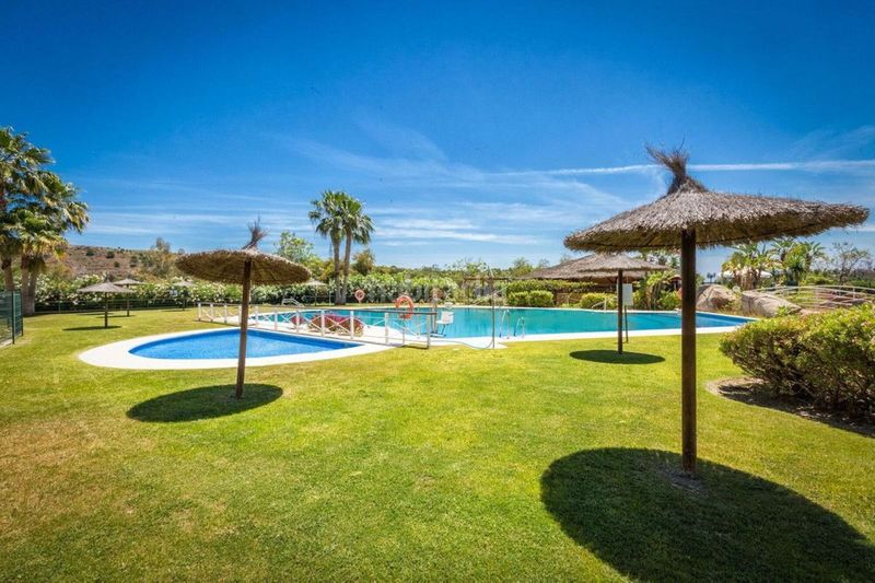 Foto 0b4dbb21-c259-4ed9-baf5-1f4bd9f789a0. Casa amb aparcament piscina a Los Flamingos Benahavís