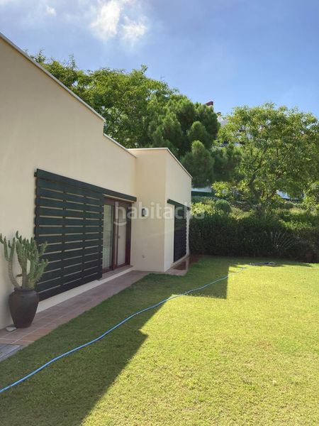 Foto 3f86b490-df35-4378-abe6-7381d7fdc789. Casa amb aparcament piscina a Los Flamingos Benahavís