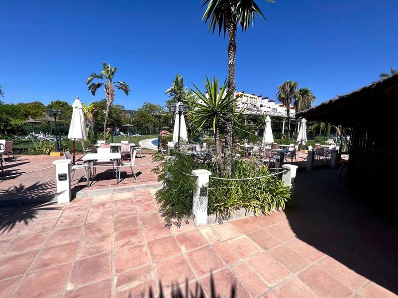 Foto 77dbc23e-b812-4f92-b82a-7d51b13c1c34. Casa amb aparcament piscina a Los Flamingos Benahavís