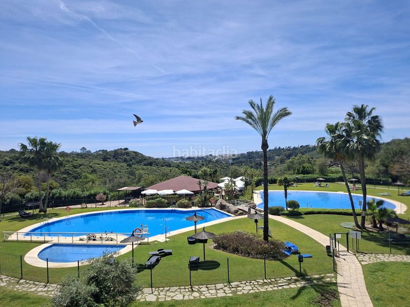 Foto 3ebdaaa2-1334-4bd0-8840-7db2f53aaf5f. Apartament amb aparcament piscina a Los Flamingos Benahavís