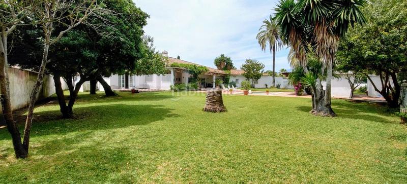 Foto eb11fe20-8afa-47ad-9484-9eb77d7e80ff. Chalet en Guadalmina Baja Marbella