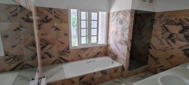 Foto ed4fc04f-8006-44f9-916b-27a11f4e278a. Chalet en Guadalmina Baja Marbella