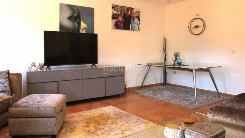 Foto 6d8e7e9f-8483-40c1-aada-8e373ec6ca5f. Casa amb aparcament a Los Pacos Fuengirola