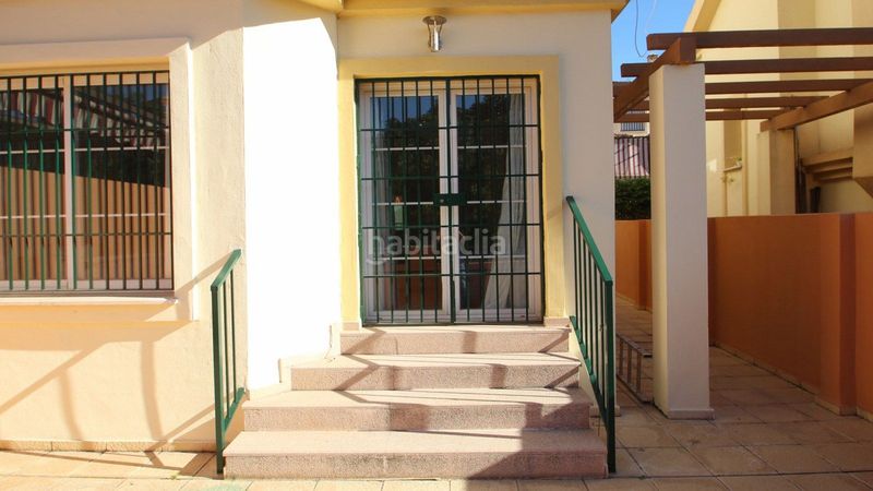Foto f2e56b6d-c307-4b3f-b11e-a71254af9046. Casa amb aparcament a Los Pacos Fuengirola