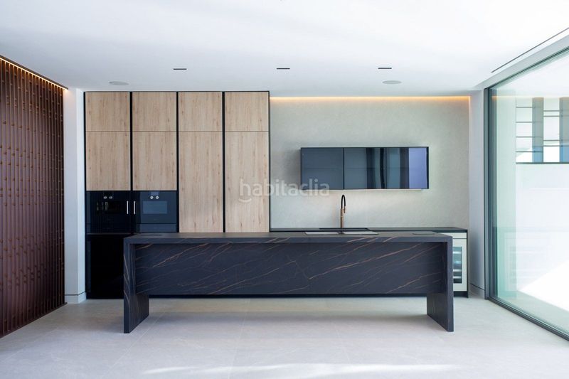 Foto 1e99bded-cafc-4e1b-8c65-735742b89671. Casa amb aparcament piscina a Las Lomas de Río Verde Marbella