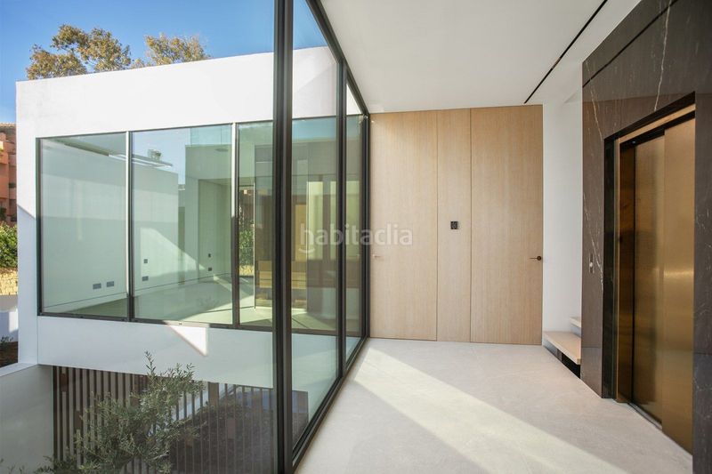 Foto 6707e874-a4c6-4643-bda1-5d1d423d3bea. Casa amb aparcament piscina a Las Lomas de Río Verde Marbella