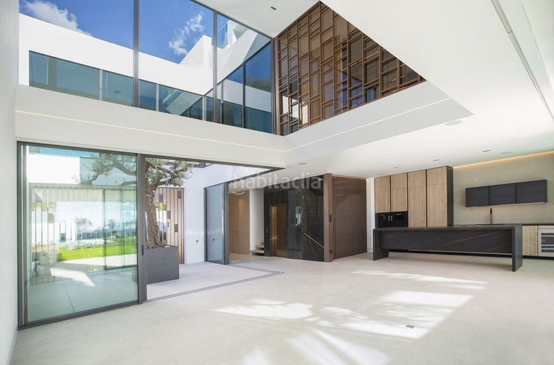 Foto dd42c10b-5558-4dbc-a351-dda89d7f3434. Casa amb aparcament piscina a Las Lomas de Río Verde Marbella