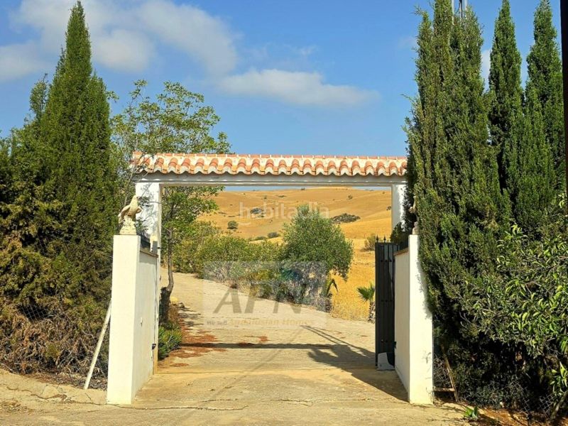 Foto 5e686f18-0fd5-49fc-baaf-dd99d6ecf6ee. Masia a Álora
