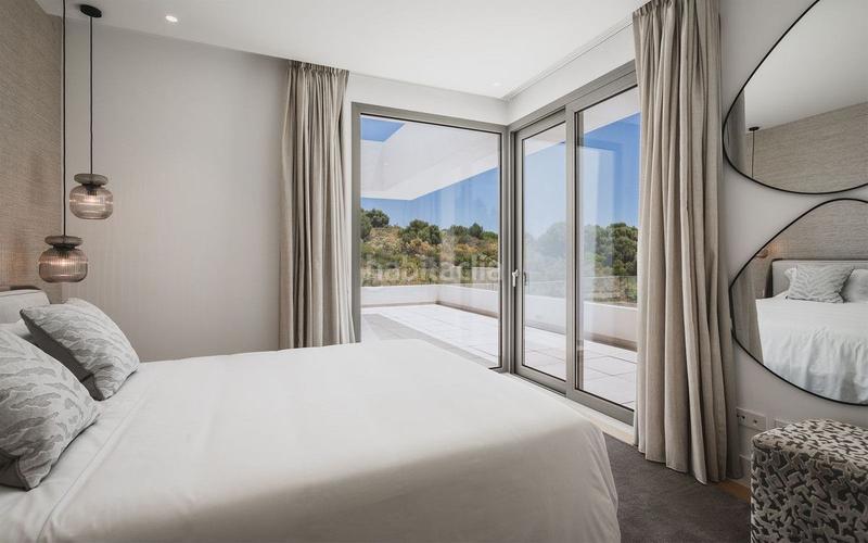 Foto 207658fe-43de-4474-b5e0-e2c3ea87fc71. Chalet with pool in Paraiso - Barronal Estepona