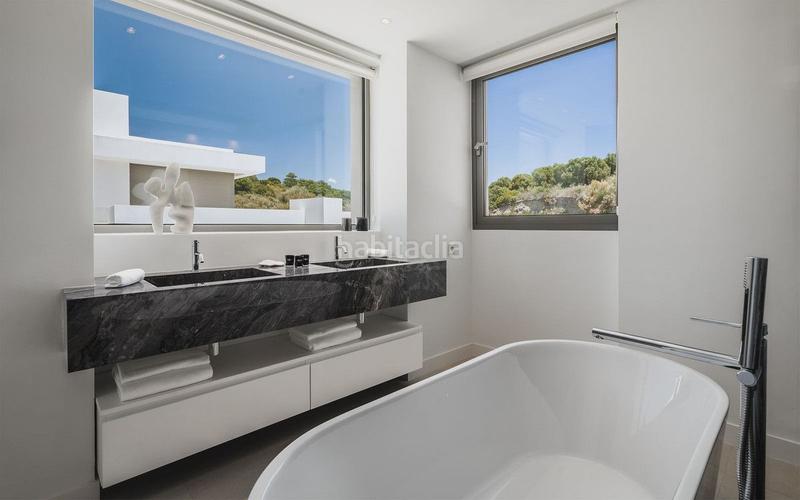 Foto 2c855397-506a-49b3-b13c-7c9190e71628. Chalet con piscina in Paraiso - Barronal Estepona