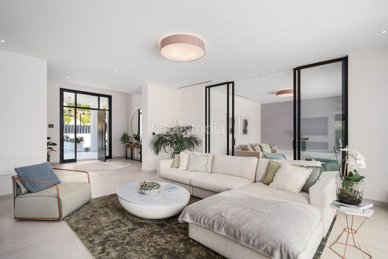 Foto a1a3fcde-4e31-46bc-99bf-cc9bb221e7ed. Casa amb aparcament piscina a Elviria Marbella