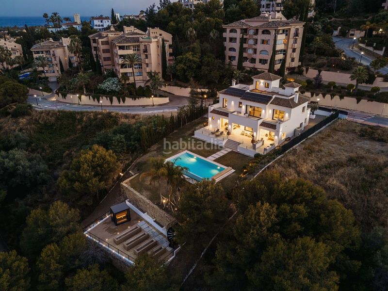 Foto ac7c01e9-e63a-41ce-96b2-58e8038f81ac. Casa amb aparcament piscina a Elviria Marbella