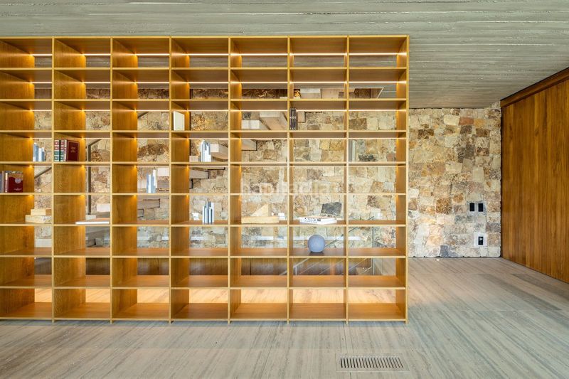 Foto 4be66e1d-db7e-488e-b43d-70f106ea4dec. Casa amb aparcament piscina a La Zagaleta Benahavís