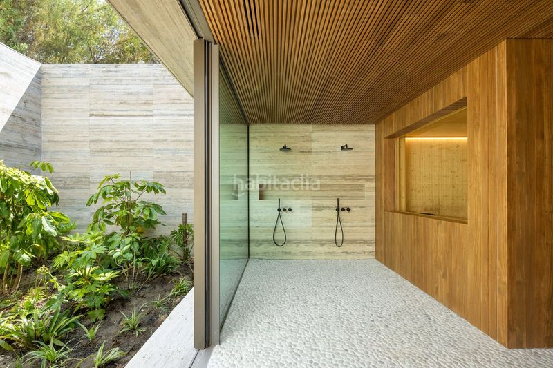 Foto 7605258a-8b5c-41b6-abbc-2c56cbbcb7f0. Casa amb aparcament piscina a La Zagaleta Benahavís