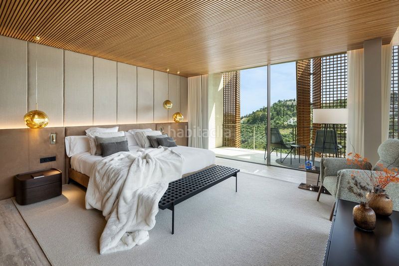 Foto 9c256775-edf7-40c7-82f6-6d9be2f0ab4c. Casa amb aparcament piscina a La Zagaleta Benahavís