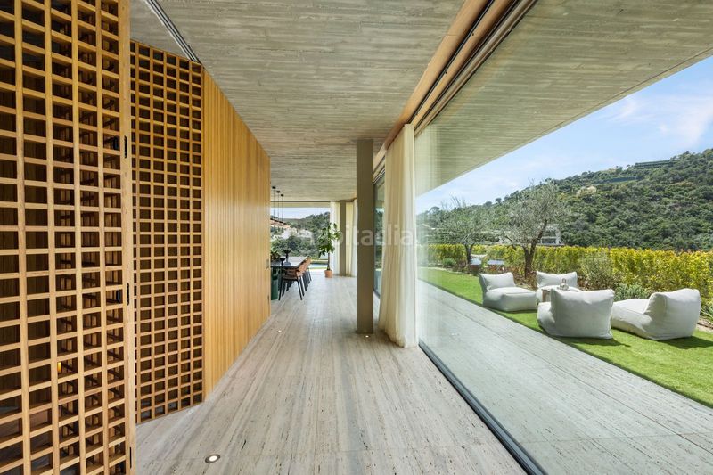 Foto 9dea3ac2-db85-4da9-9816-9d7846aa43e9. Casa amb aparcament piscina a La Zagaleta Benahavís