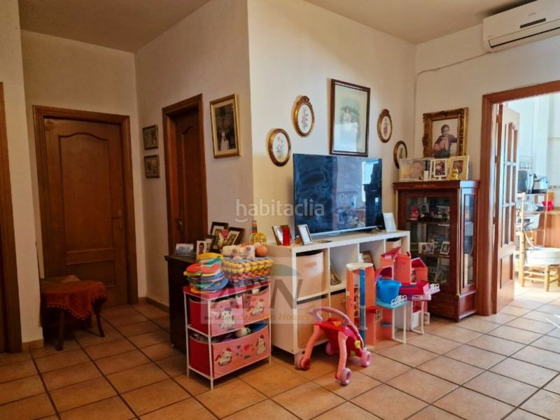 Foto 52baf68b-552c-4e3b-bdd5-c7ac277426aa. Casa adossada a Álora