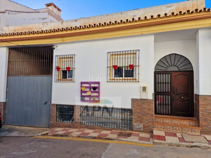 Foto 69011800-1325-48f3-a699-e1611acebc05. Casa adossada a Álora