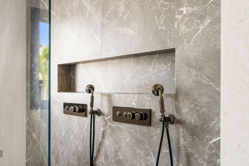 Foto a50a2415-6f46-4b2d-b31f-30a08c097d96. Casa amb aparcament piscina a Los Flamingos Benahavís