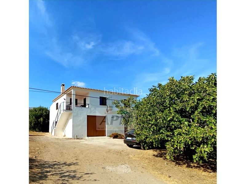 Foto fce01213-93d8-4bd2-a4e9-8b1ac7313672. Masia a Álora