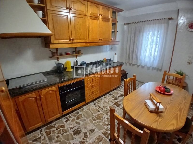 Foto bd6fe985-3e77-404c-a3aa-0de5838985f5. Casa amb aparcament a Buen Paso - La Mancha Icod de los Vinos