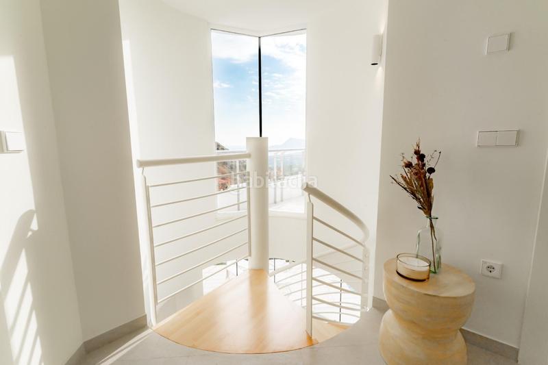 Foto c580451e-2362-43e5-bdd3-215fe030e3db. Chalet refugio mediterráneo de alto standing con estilo y luz en Altea