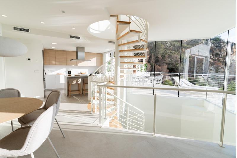 Foto d324f897-26ab-4411-bfbc-5120d392fd0e. Chalet refugio mediterráneo de alto standing con estilo y luz en Altea