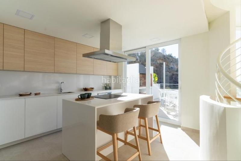 Foto f235b6a6-6d22-47d2-9e6f-54c9519a9dc3. Chalet refugio mediterráneo de alto standing con estilo y luz en Altea