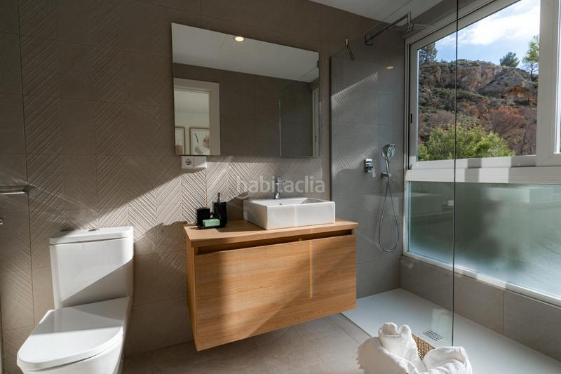 Foto f6e31372-cc74-4b92-8e1a-dcf00533b27d. Chalet refugio mediterráneo de alto standing con estilo y luz en Altea