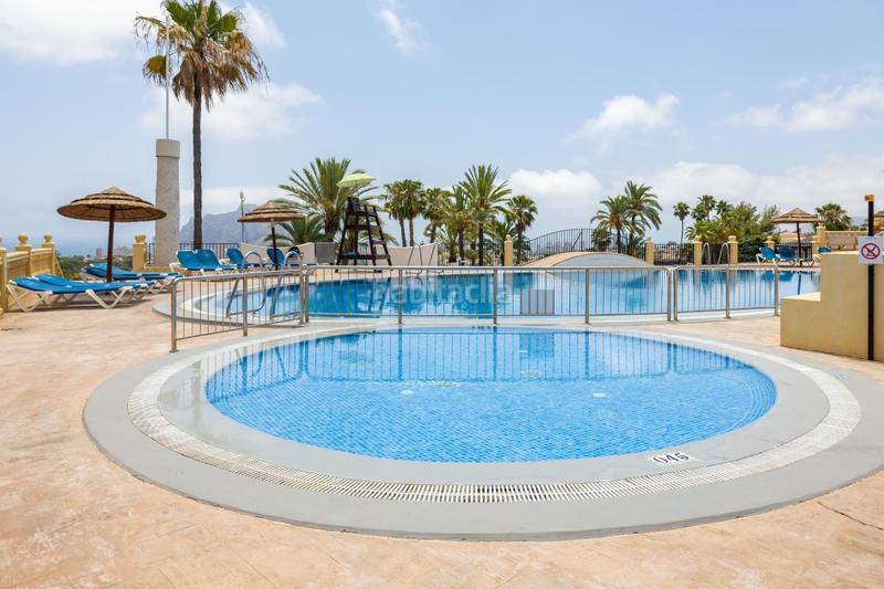 Foto 42a5de98-f156-4b15-bc8f-2032c7ef8446. Casa adossada amb aparcament piscina a Cometa Calp