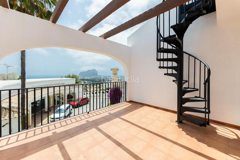 Foto 540bc0db-0675-453f-ba62-5ea12629a997. Casa adossada amb aparcament piscina a Cometa Calp
