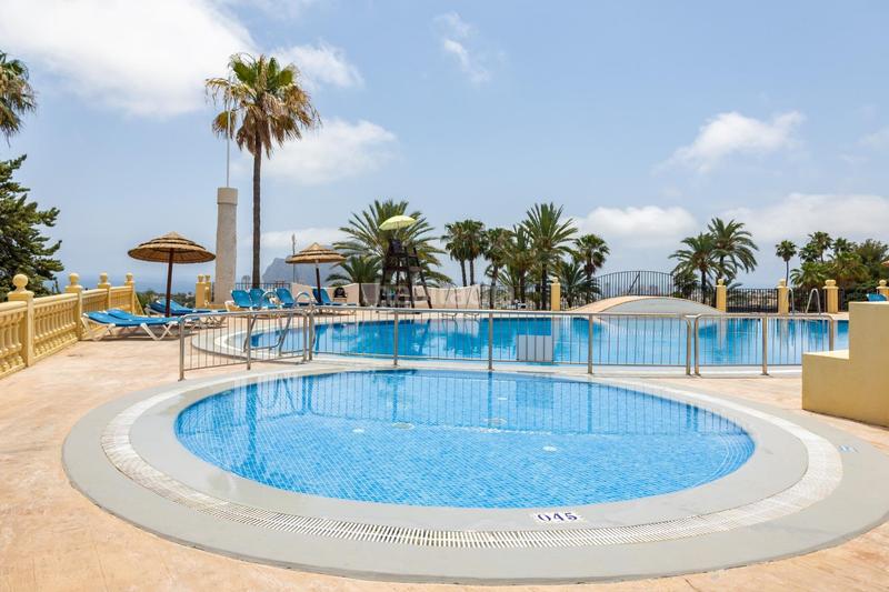 Foto 64331a8c-d077-4760-9f6d-b4f190fcd2ee. Casa adossada amb aparcament piscina a Cometa Calp