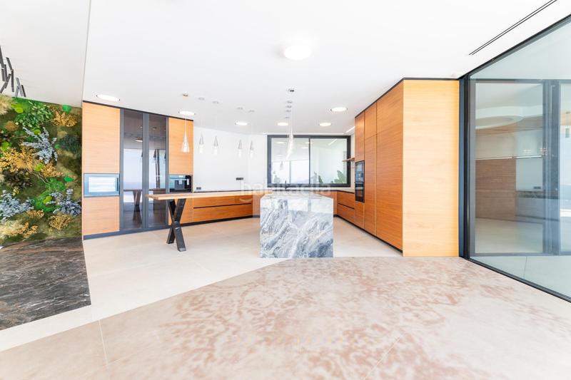 Foto 7fd90efd-704d-4389-88fe-6bd76f6e8440. Chalet con parcheggio piscina in Altea hills Altea