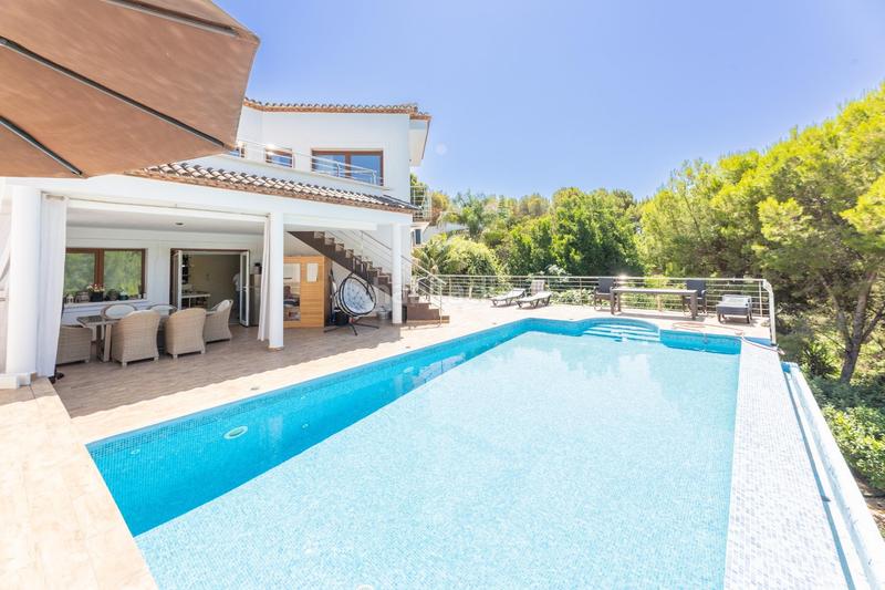 Foto 77c78f7d-add4-47e4-ab8d-a8dd9798fb86. Chalet mit parking pool in Altea la vella Altea