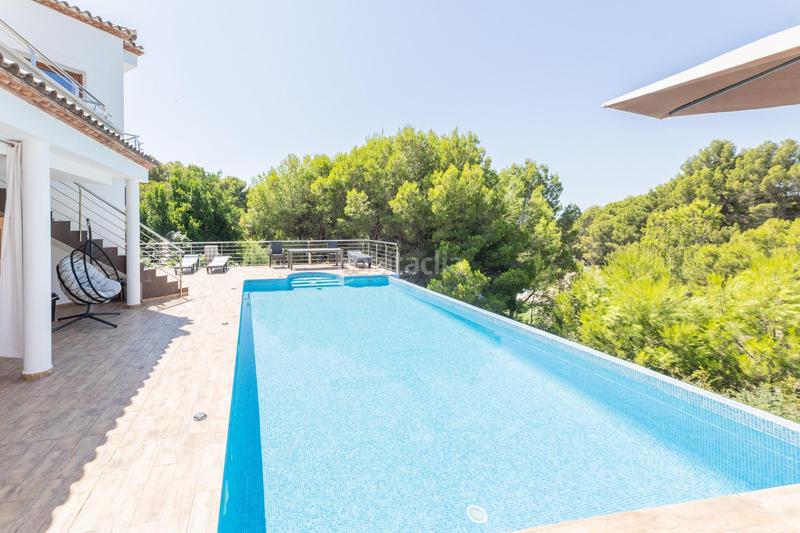 Foto aebb9482-528c-4d60-a31a-87479ded94c7. Chalet mit parking pool in Altea la vella Altea
