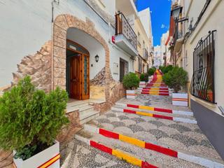 Edificio en Pueblo. Hostal con 8 dormitorios en el corazón de calpe
