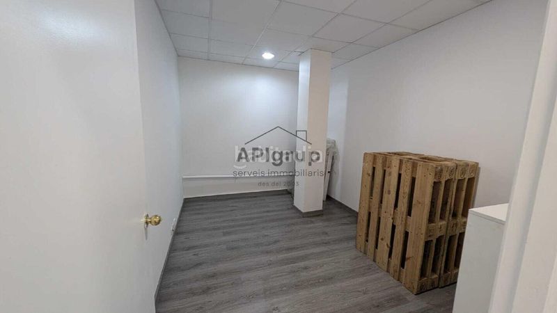 Foto 23d79bc9-35eb-483d-bbba-dc3eb9accb7e. Local comercial a Centre Sabadell