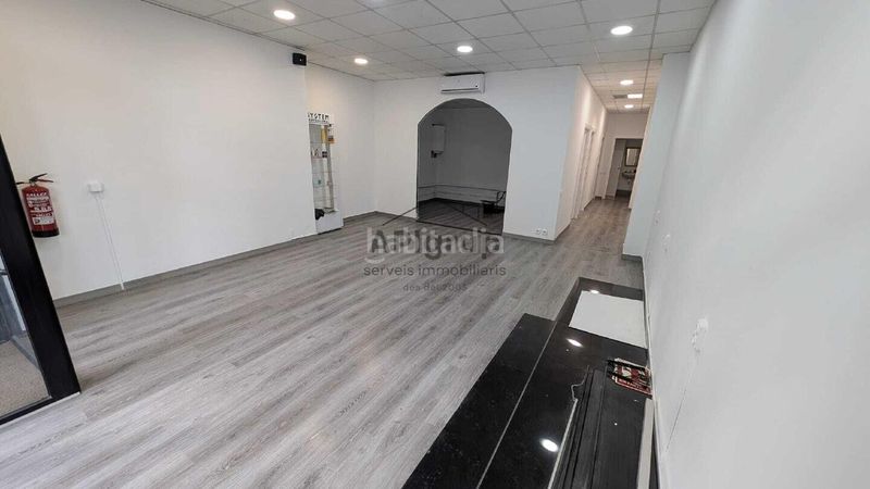 Foto 443cb7ab-eebc-4b1e-9e93-a1e73c8a0561. Local comercial a Centre Sabadell